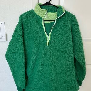 Aerie Green and white zip-up sweater #winterwear 💚